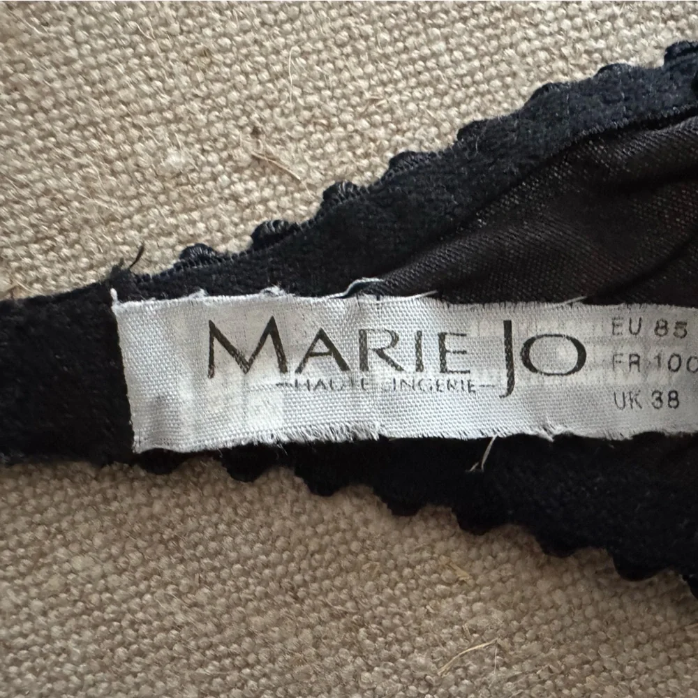Marie Jo black / teal embroidered sheer bra. Excellent condition. 38B
